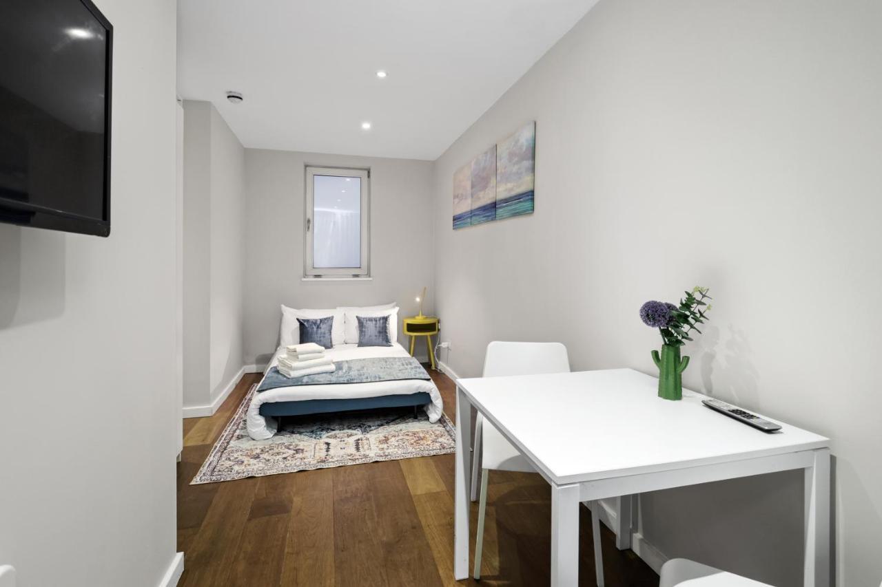 Spacious 1 Bedroom Flat 런던 외부 사진