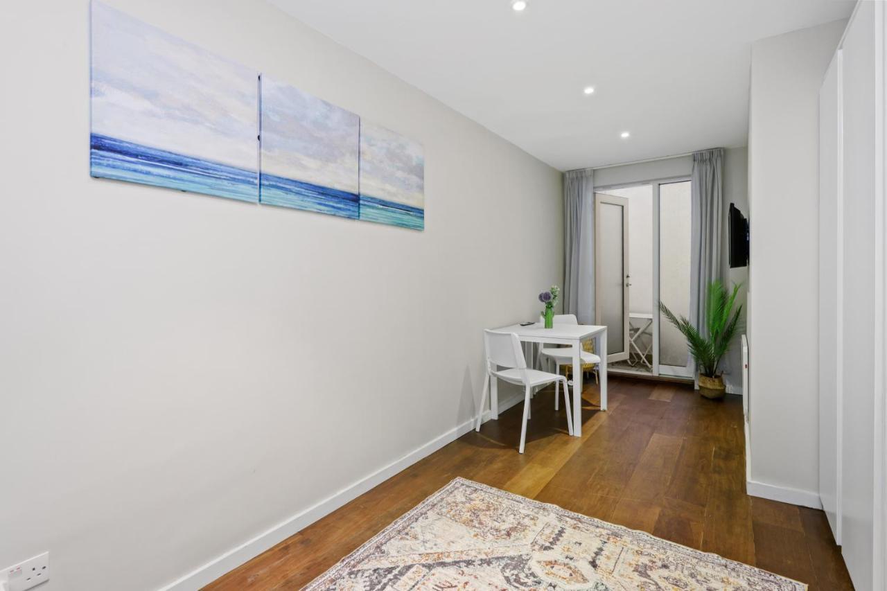 Spacious 1 Bedroom Flat 런던 외부 사진